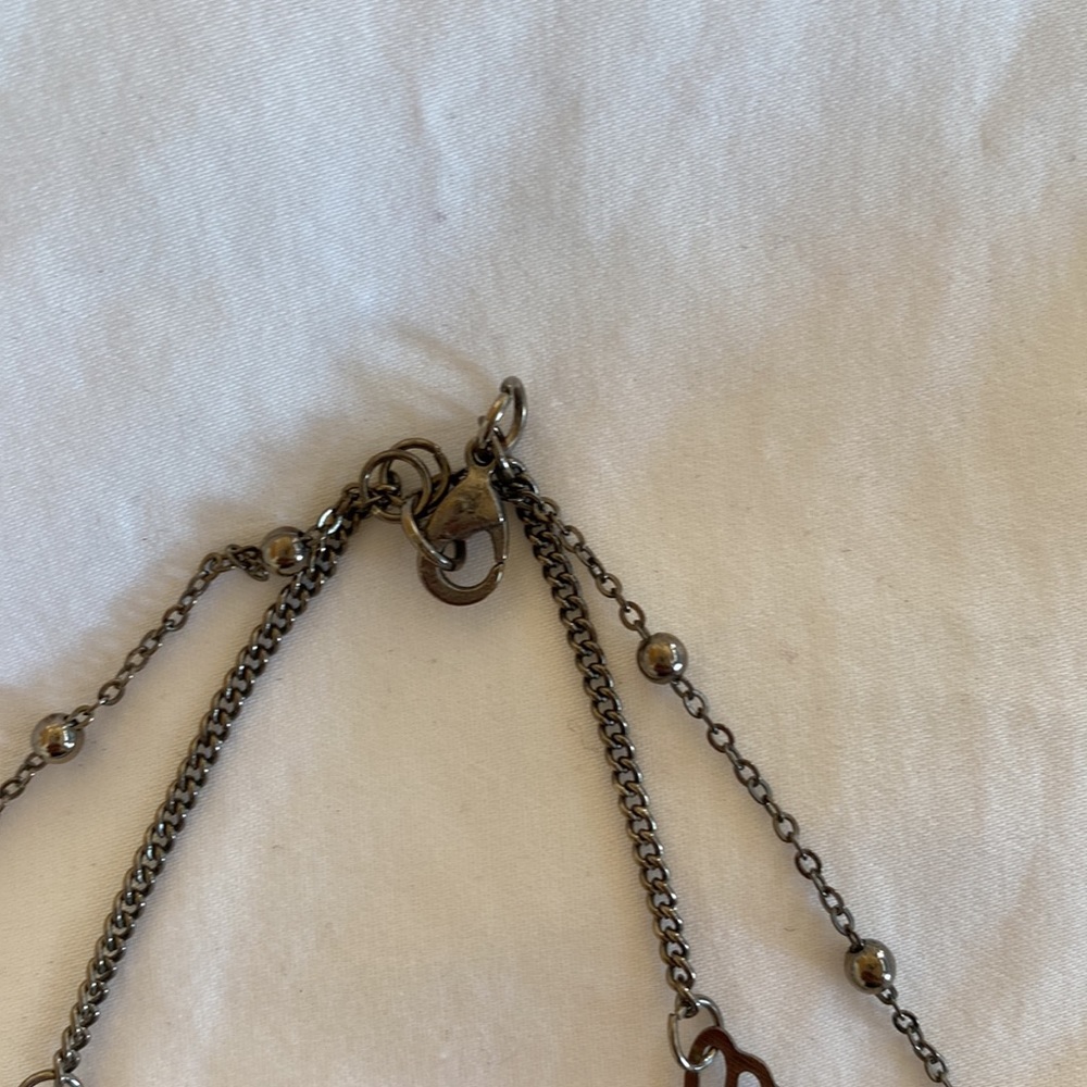 Butterfly necklace - Picture 3 of 3